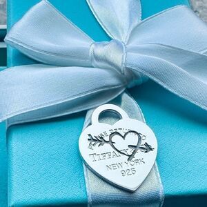 NEW Tiffany & Co Large Heart Etched Heart Charm Pendant